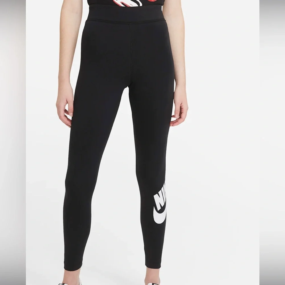 Nike Sportswear Essential High Rise Leggings - Picture 9 of 10